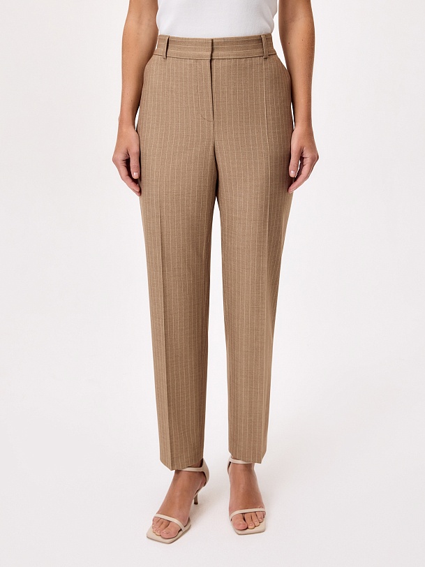 Укороченные зауженные брюки из костюмной ткани 