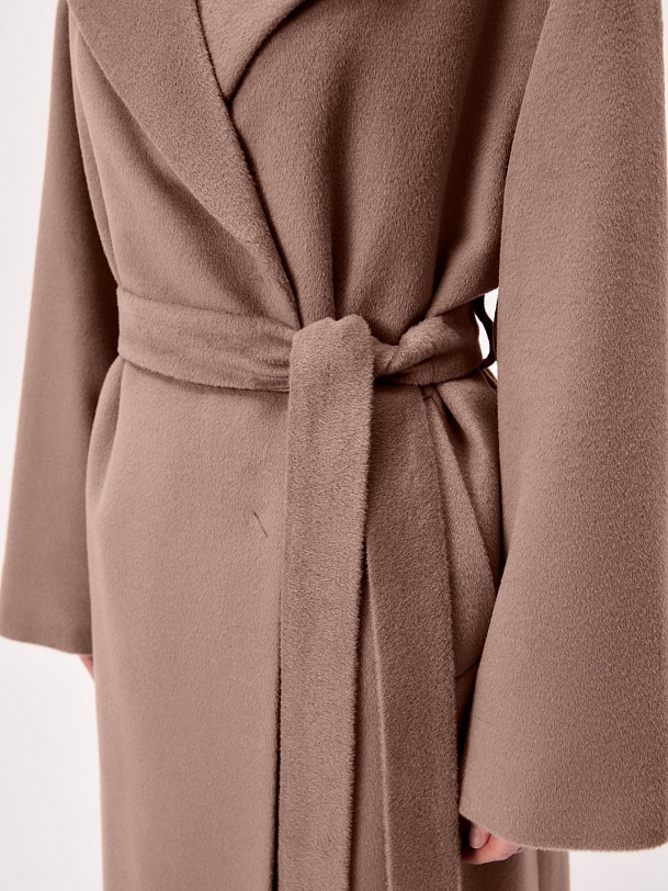 Пальто из премиальной шерсти с мембраной и съёмным капюшоном