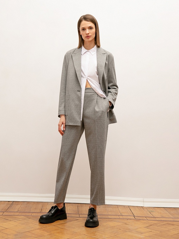 Комфортные трикотажные брюки со стрелками