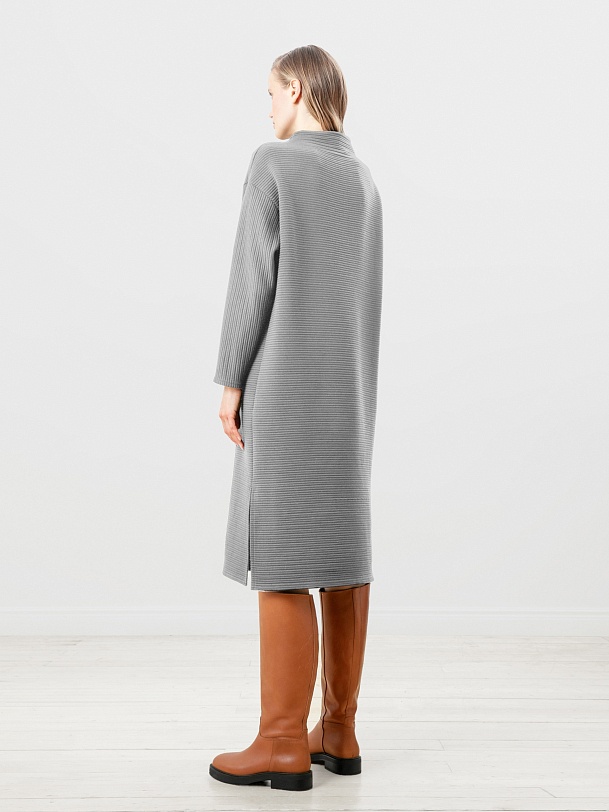 Прямое платье с воротником-стойка