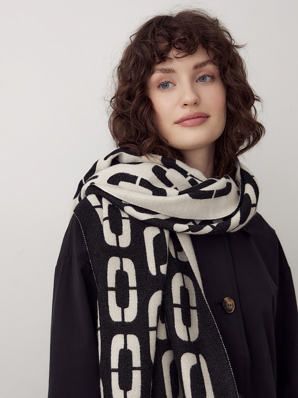 Двухсторонний широкий демисезонный палантин 