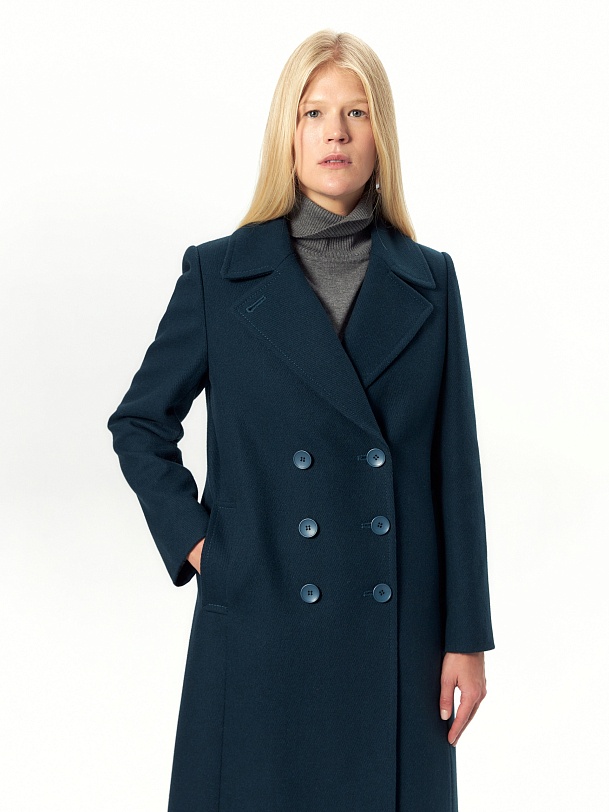 Шерстяное пальто с мембраной и утеплённой спинкой