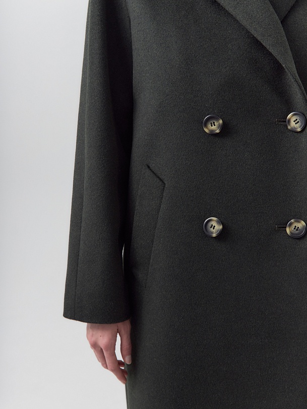 Шерстяное пальто с мембраной и утеплённой спинкой