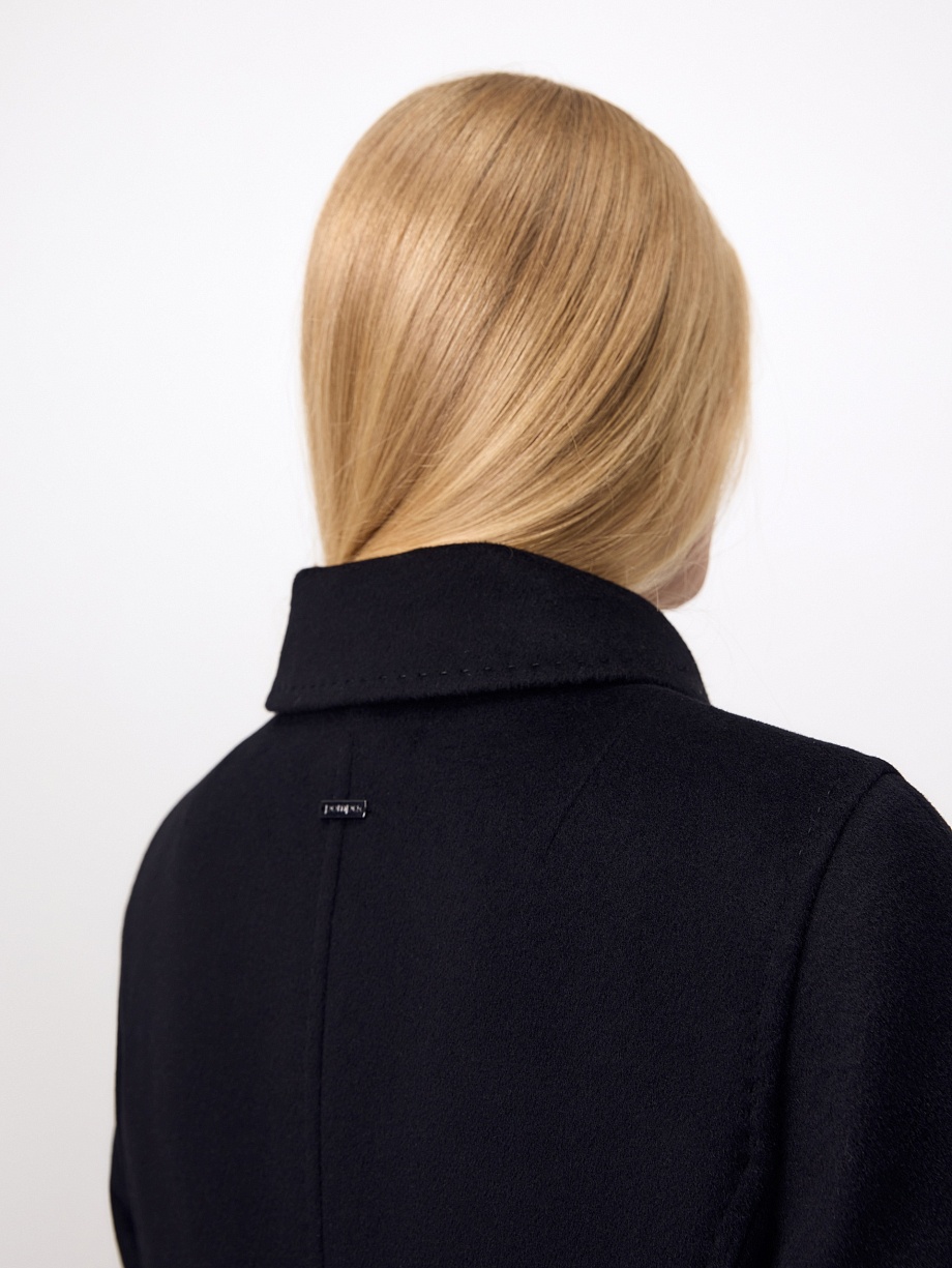 Пальто из шерсти с мембраной и утеплённой спинкой