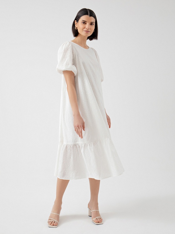 Объёмное хлопковое платье с вышивкой