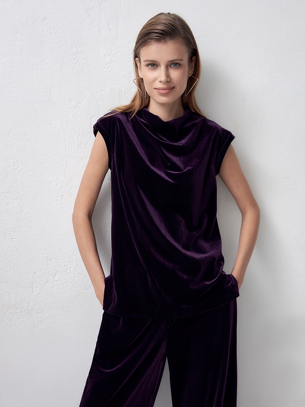 Бархатный джемпер без рукавов