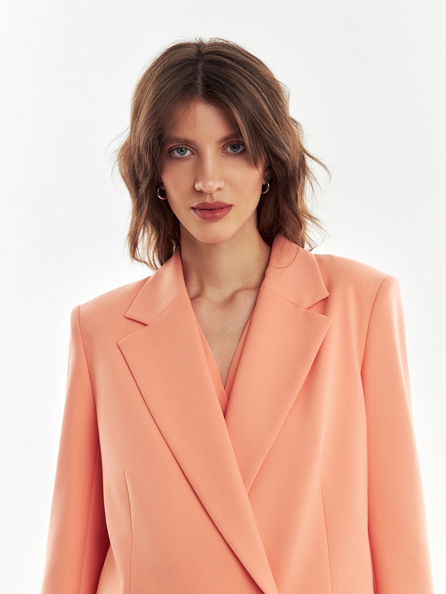 Удлиненный двубортный жакет  из костюмной ткани