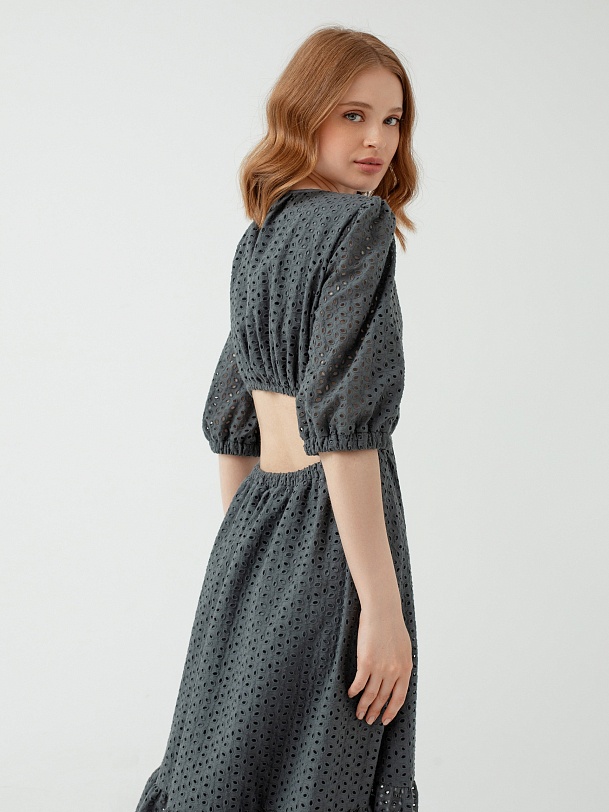 Летнее хлопковое платье из ажурной ткани