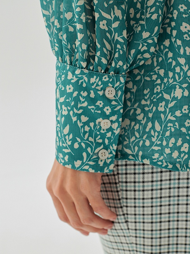 Романтичная блуза прямого силуэта