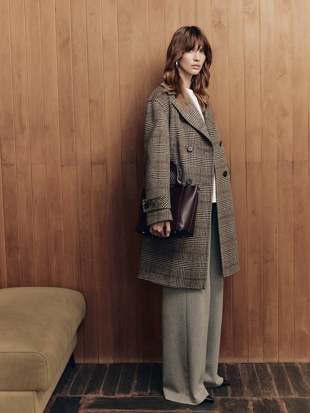 Шерстяное пальто с мембраной и утеплённой спинкой