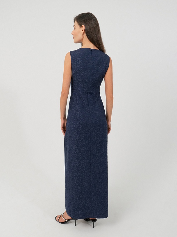Платье в пол из фактурной ткани