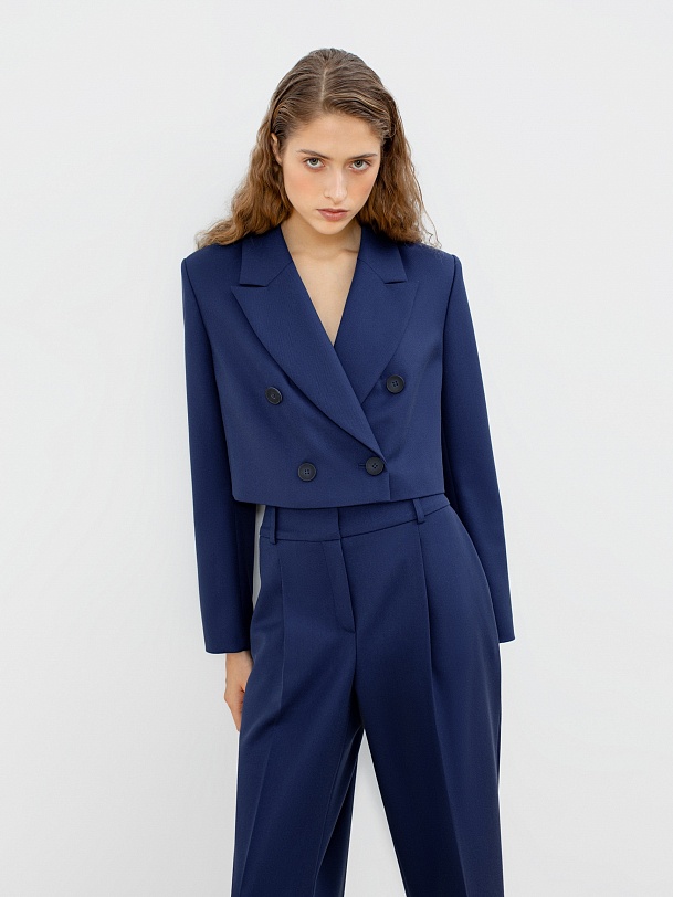 Укороченный двубортный жакет