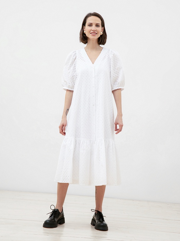 Белое летнее платье из хлопка