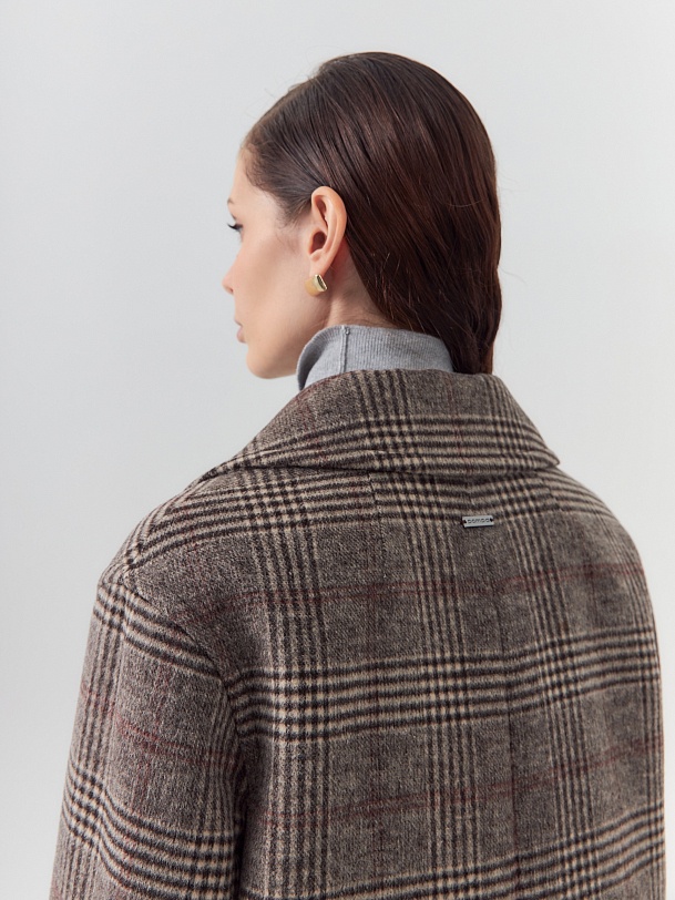 Шерстяное пальто с мембраной и утеплённой спинкой