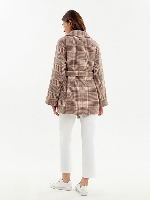 Демисезонное полупальто из шерсти