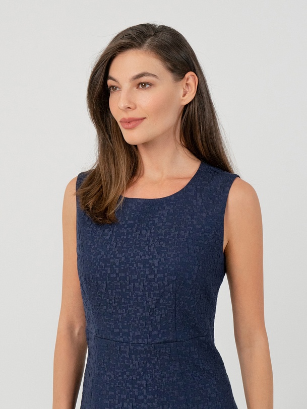 Платье в пол из фактурной ткани