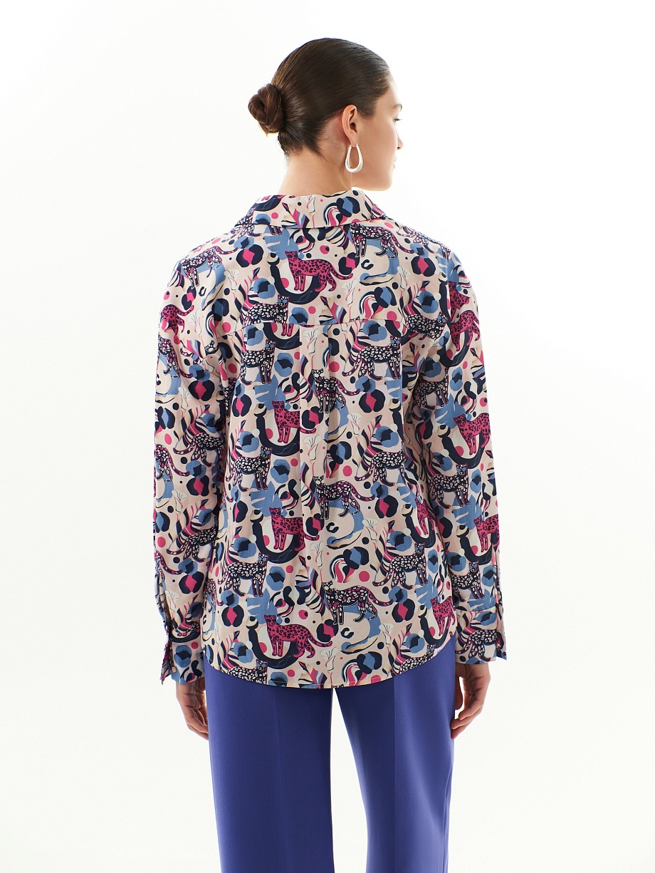 Свободная блуза на пуговицах из вискозы в анималистичном принте