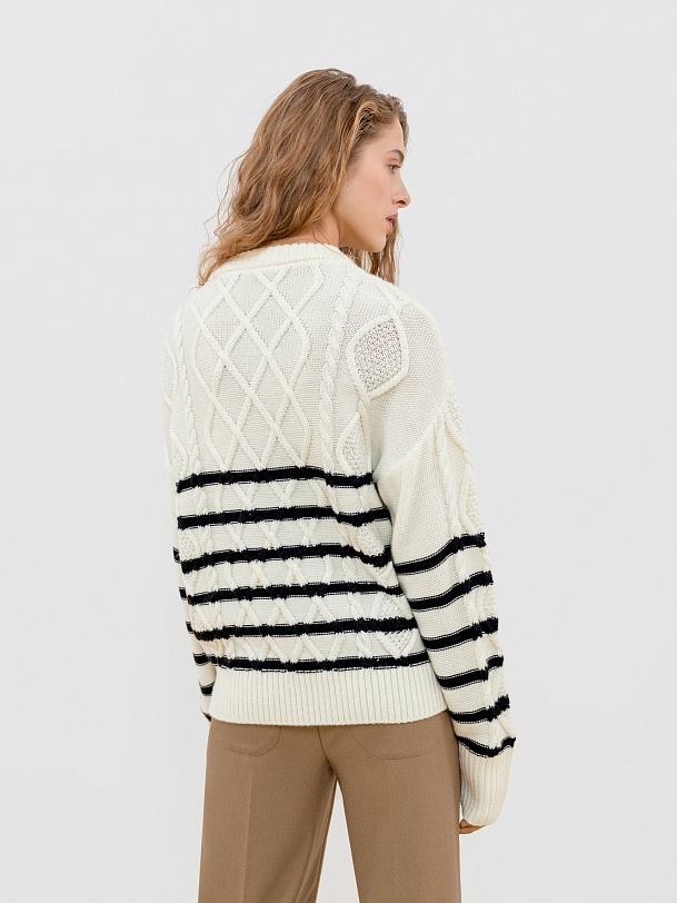 Свободный джемпер из вязаного трикотажа