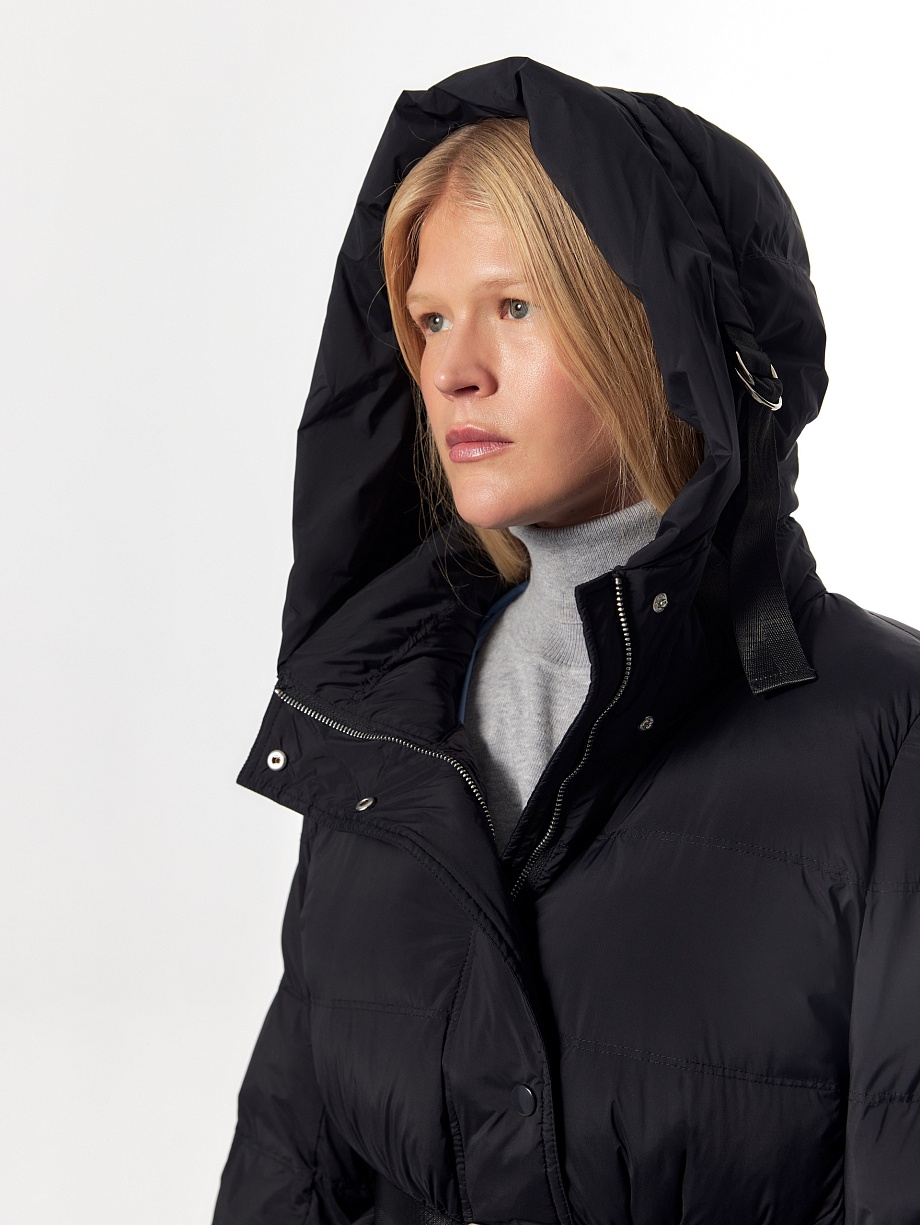 Пальто зимнее стеганое с капюшоном