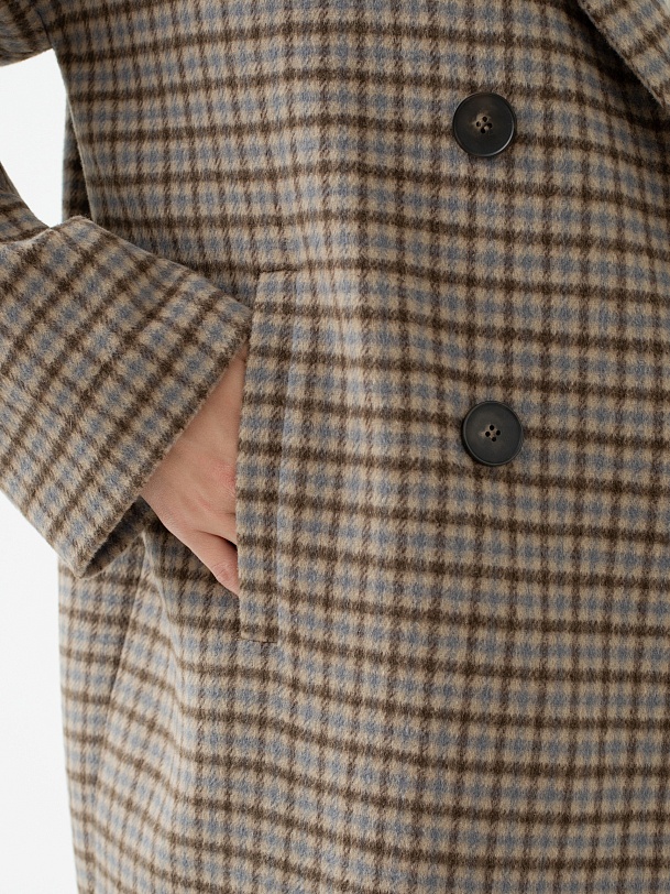 Двубортное шерстяное пальто в клетку с мембраной