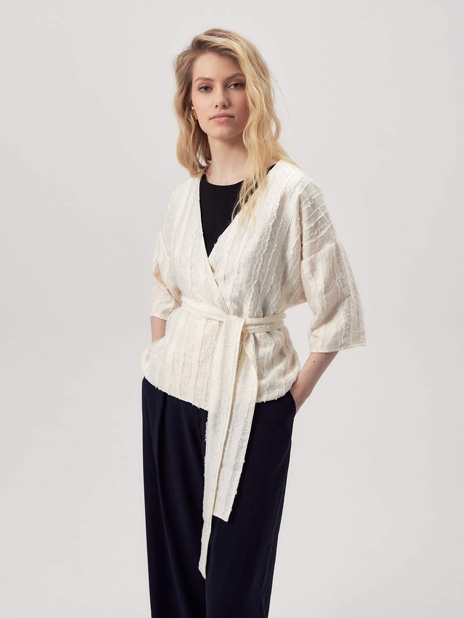 Летний жакет с поясом