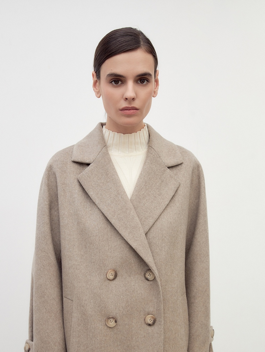 Шерстяное пальто с мембраной и утеплённой спинкой