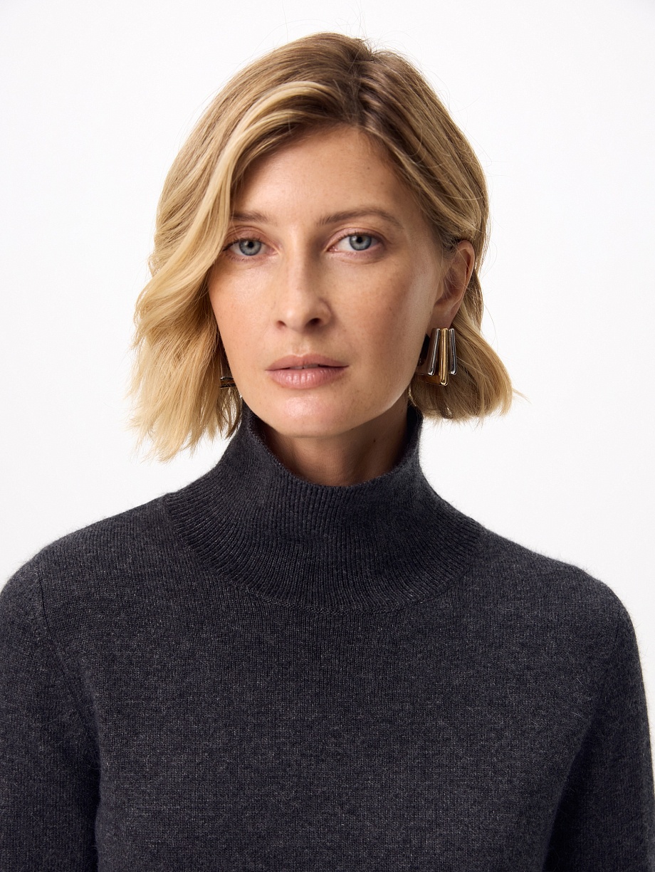 Костюм вязаный из шерсти с ангорой