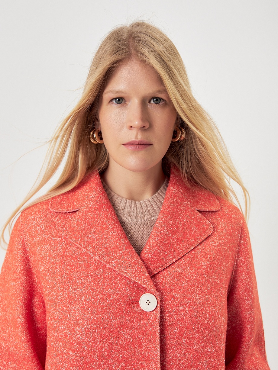 Демисезонное полупальто из шерсти