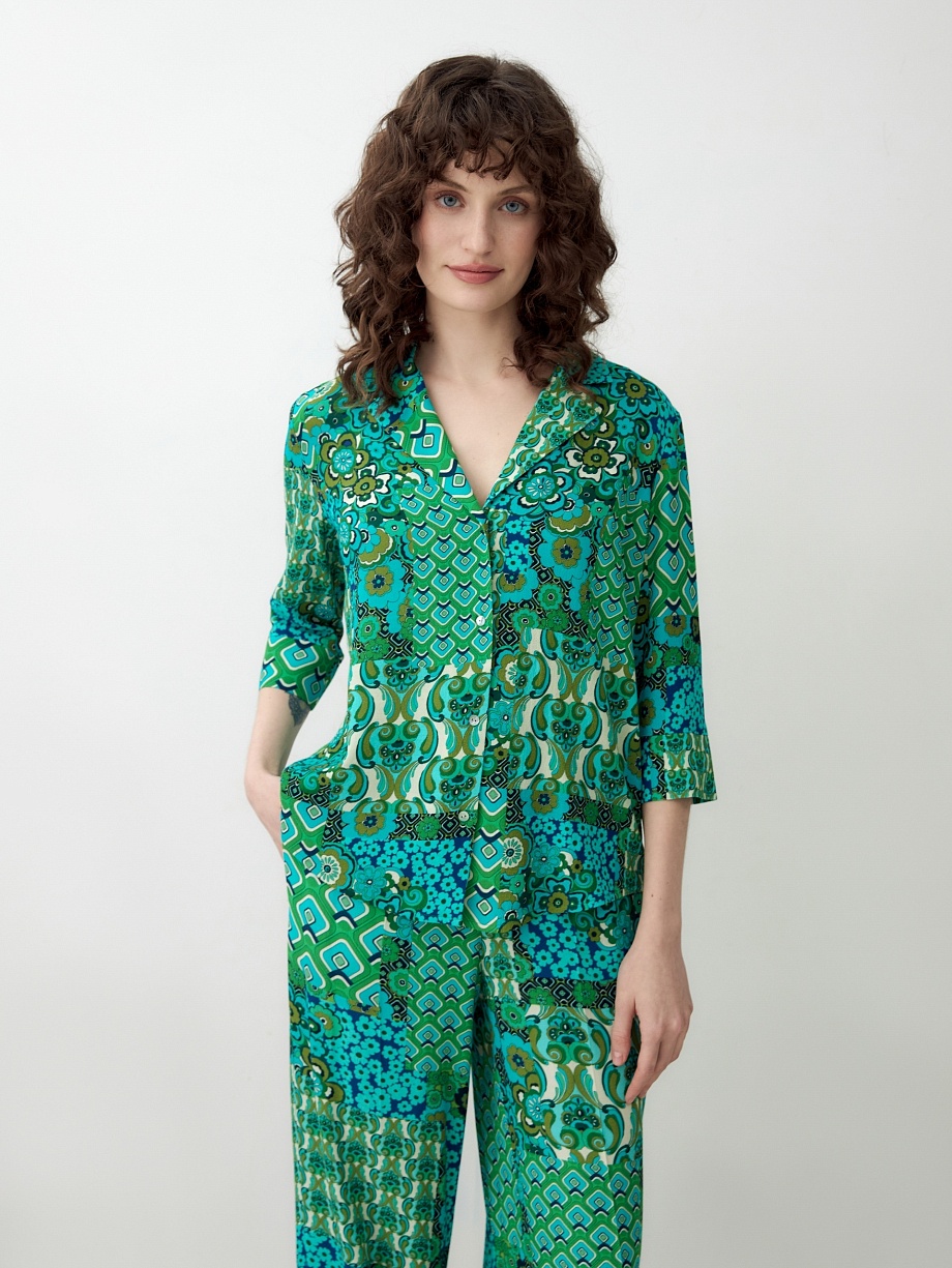 Летняя блуза из вискозы на пуговицах