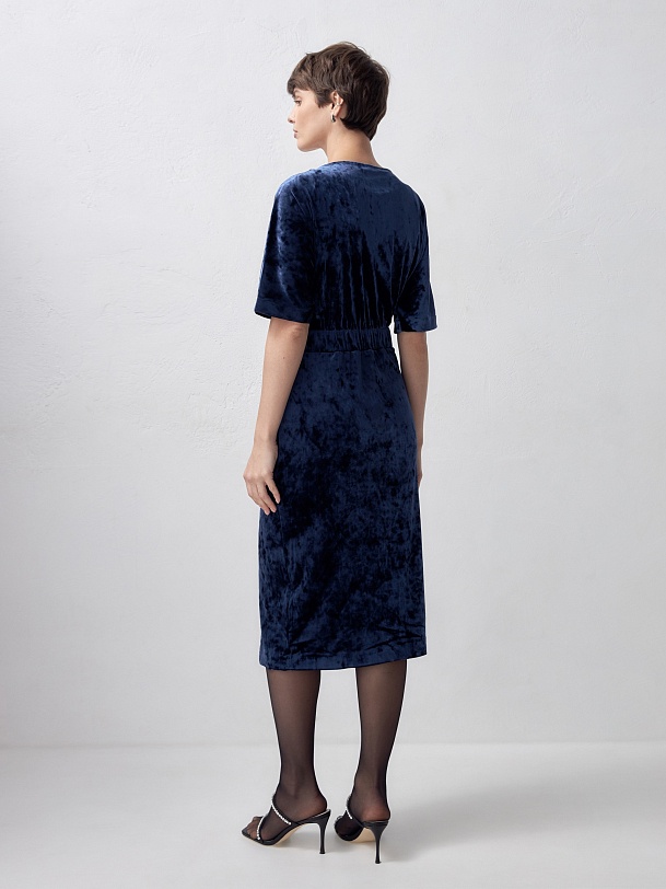 Коктейльное платье из бархата