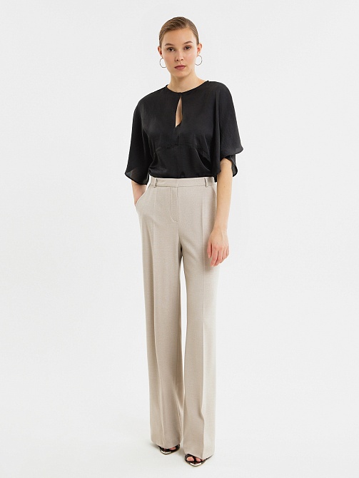 Прямые брюки свободного силуэта из костюмной ткани