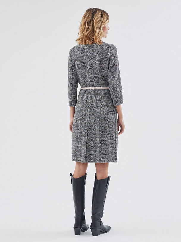 Платье из буклированной ткани с контрастным поясом