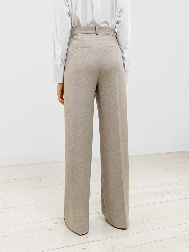 Широкие брюки со стрелками