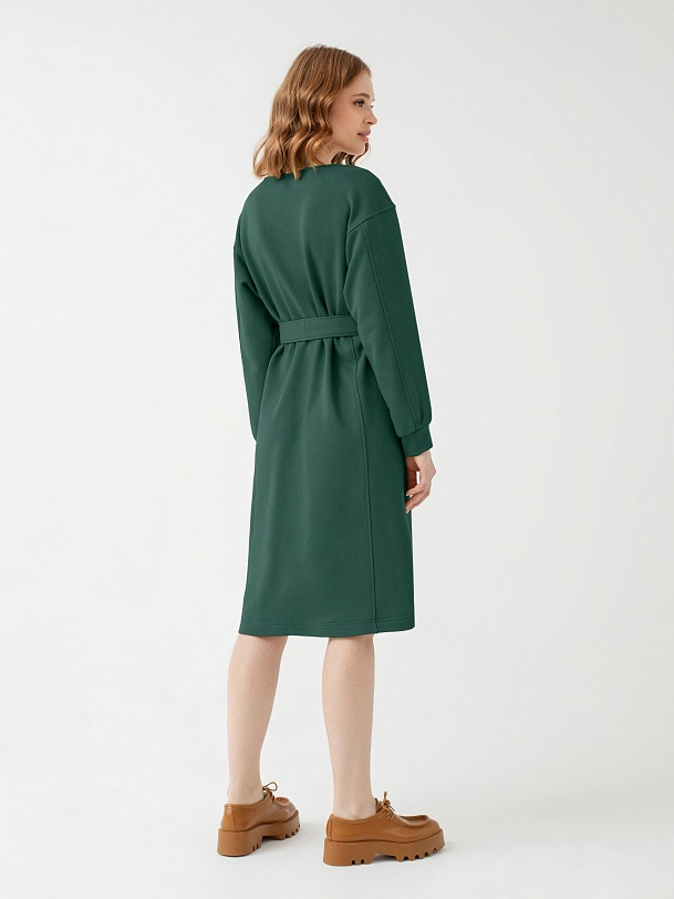 Платье приталенного силуэта