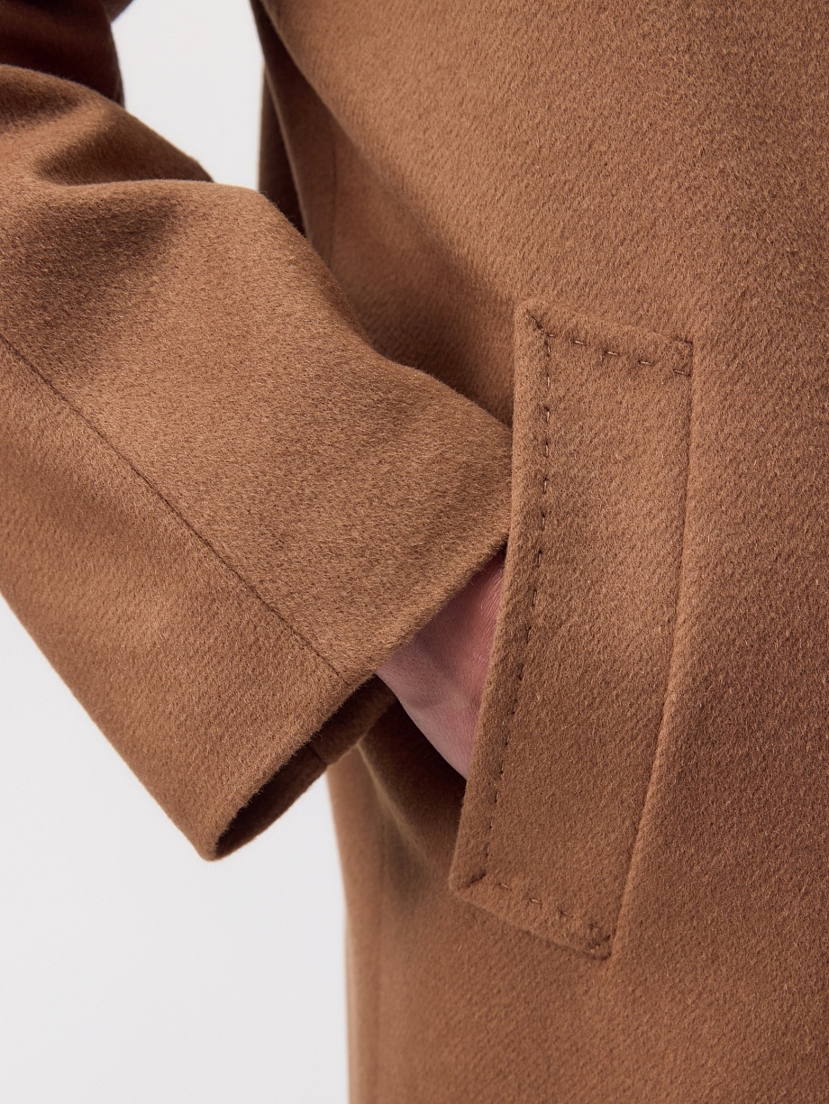 Пальто из шерсти с мембраной и утеплённой спинкой