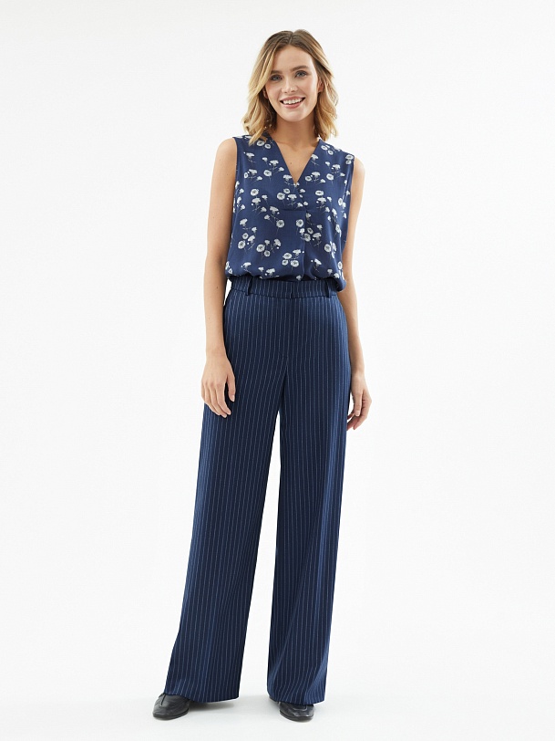 Свободные брюки в тонкую полоску