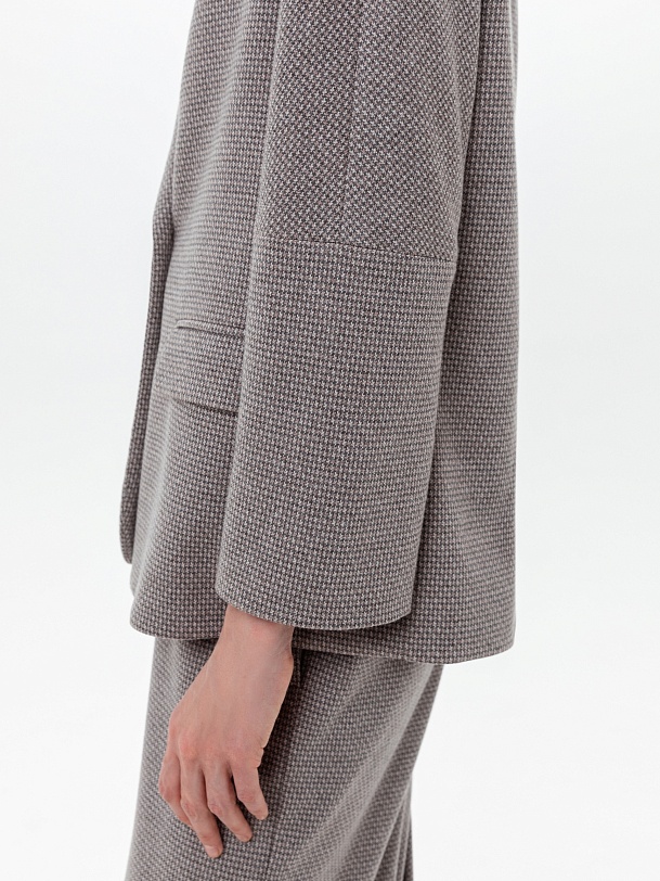 Трикотажный жакет с  V-образным вырезом в принте "пье-де-пуль"