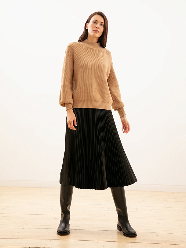 Свитер с объёмными рукавами