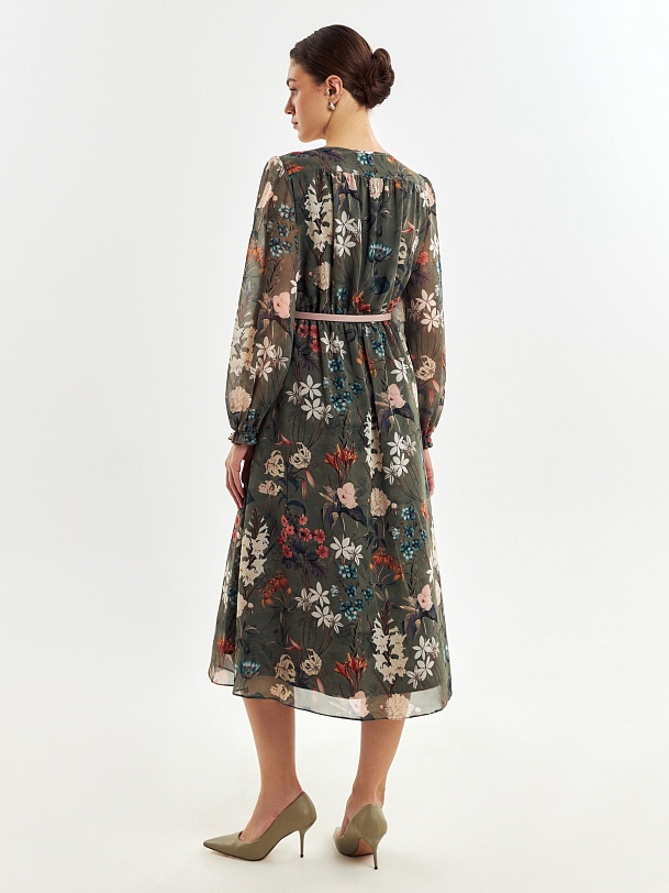 Свободное платье с цветочным принтом