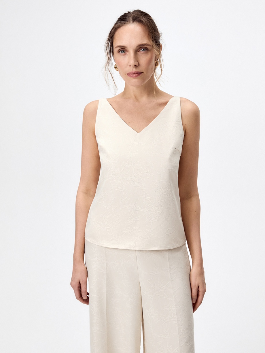 Топ из вискозы на тонких бретелях