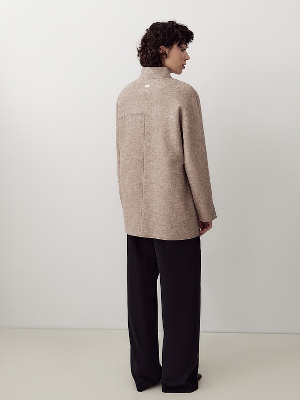 Демисезонное полупальто из шерсти