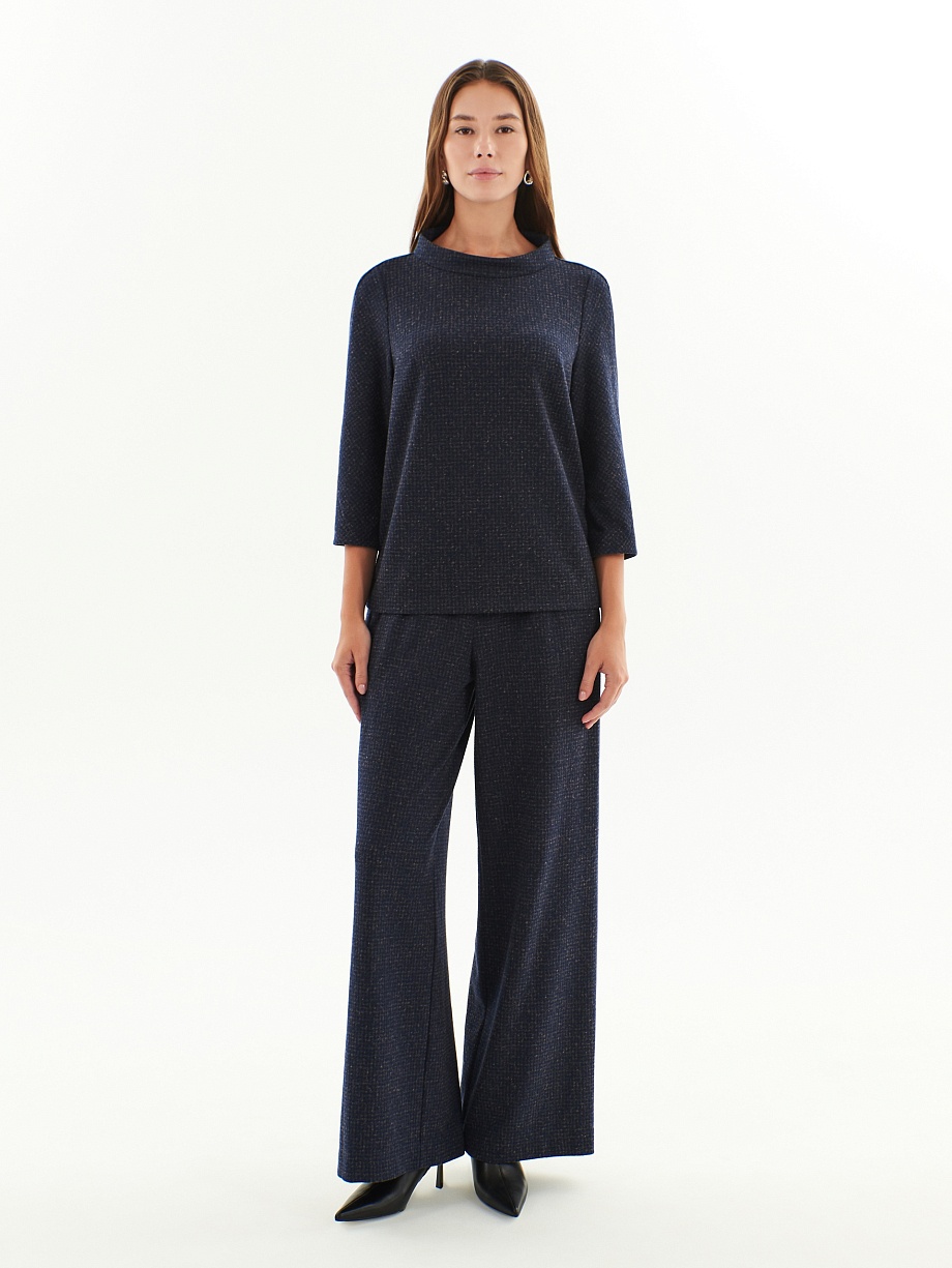 Прямая трикотажная блуза с воротником стойкой