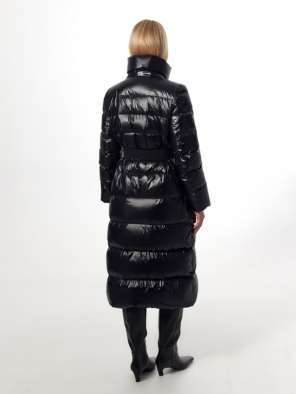 Пуховик с мембраной и утеплителем 90% пух и 10% перо и капюшоном