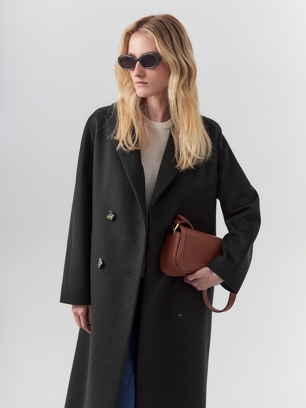 Шерстяное пальто с мембраной и утеплённой спинкой