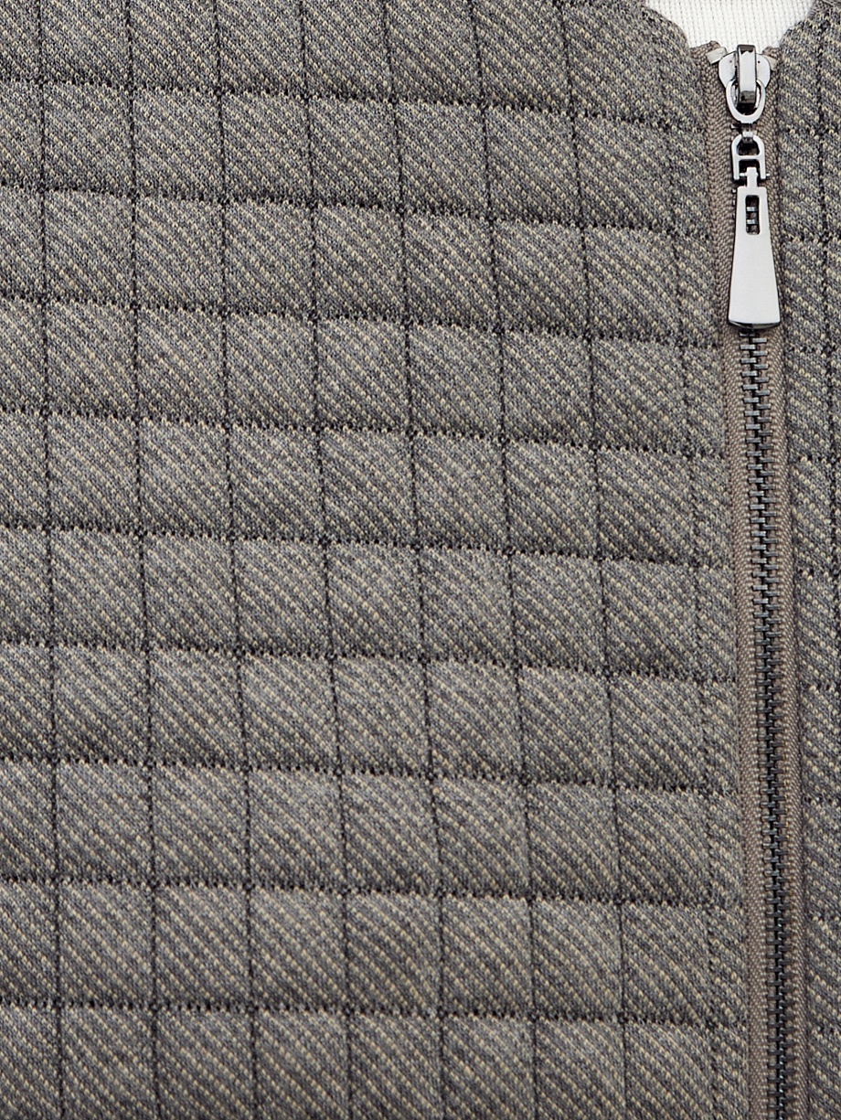 Стёганый бомбер на молнии