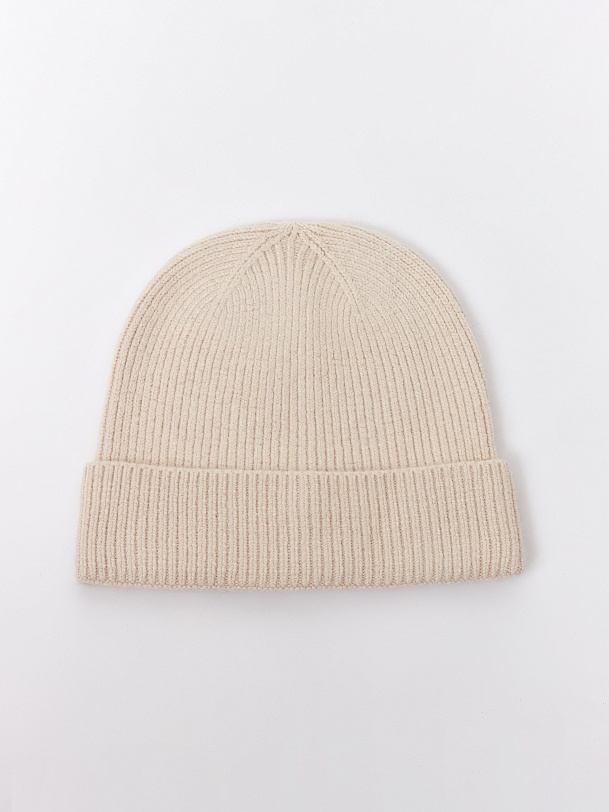 Шапка фактурной вязки с шерстью ангоры