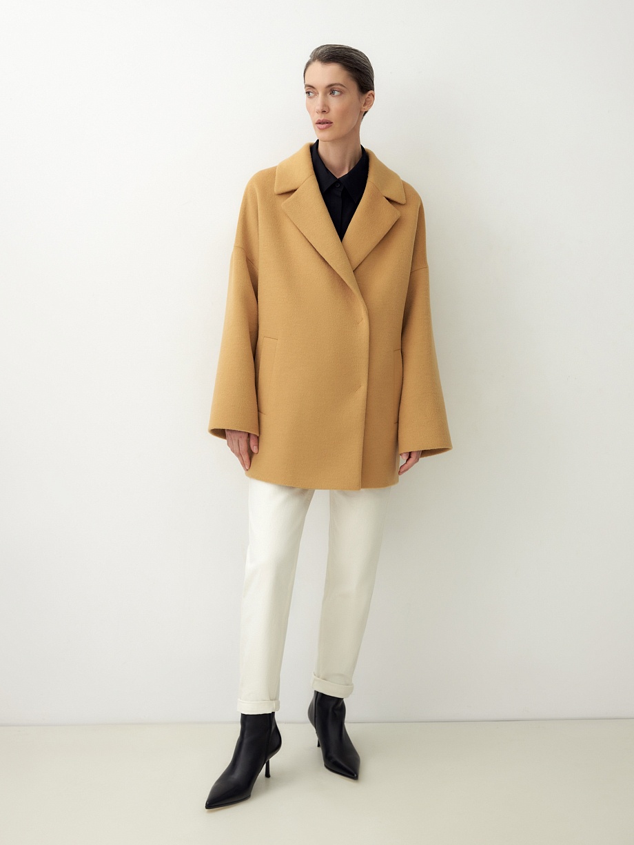 Демисезонное полупальто из шерсти