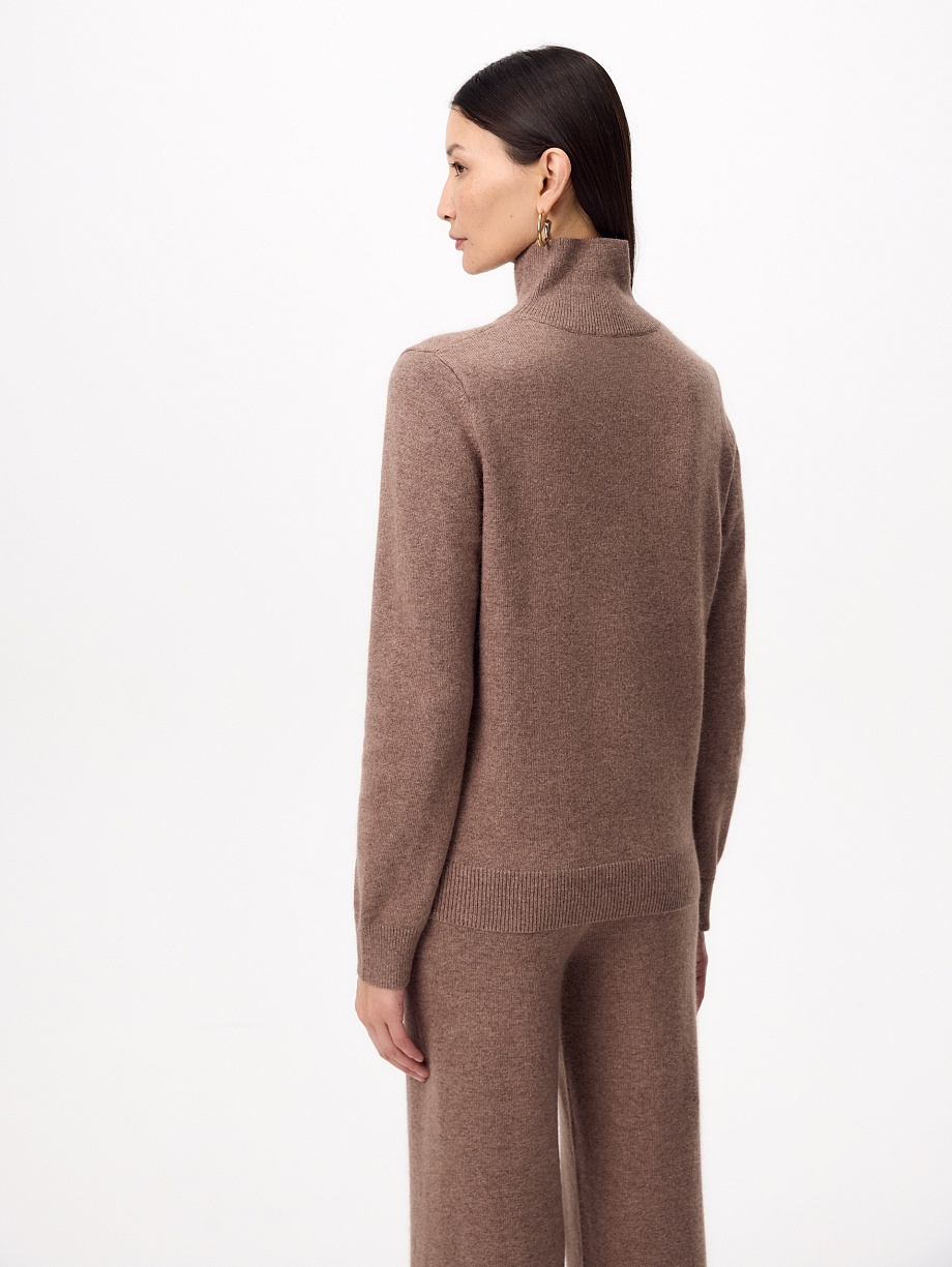 Костюм вязаный из шерсти с ангорой