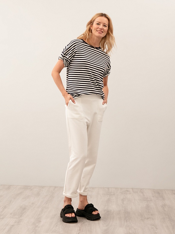 Трикотажные брюки в стиле спорт-шик