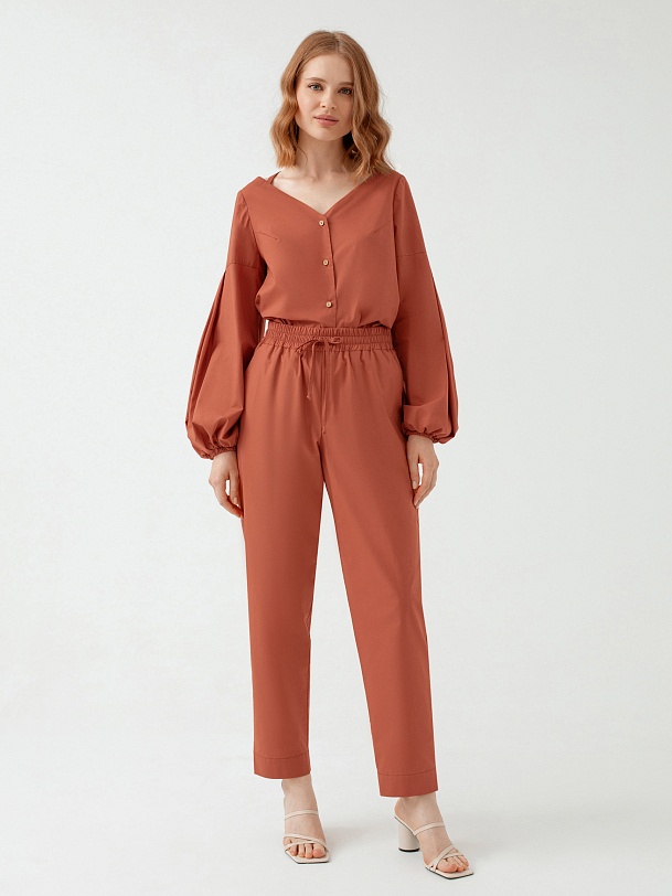 Хлопковые брюки-бананы на резинке